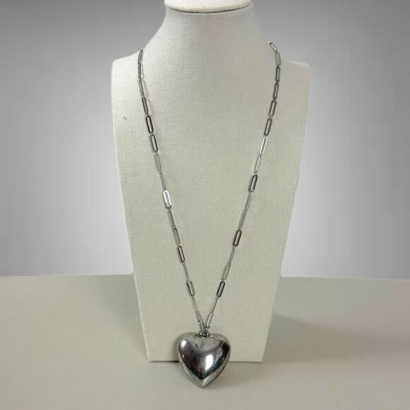 Free People Paperclip Spektor Heart Pendant Necklace in Silver NWT Chunky Retro - Picture 5 of 13